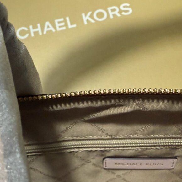 ULTRA RARE ROSE GOLD KORS MONOGRAM AND LEATHER TOTE! NEW WITH TAGS AND CHARM!! - Picture 6 of 7